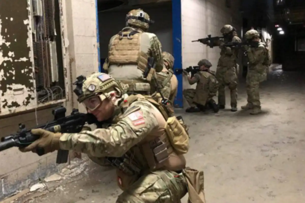 Indoor Airsoft players